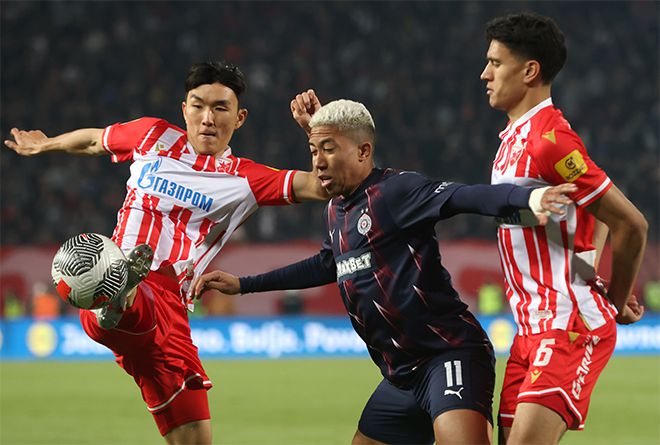 황인범(왼쪽). 사진=EPA=연합뉴스