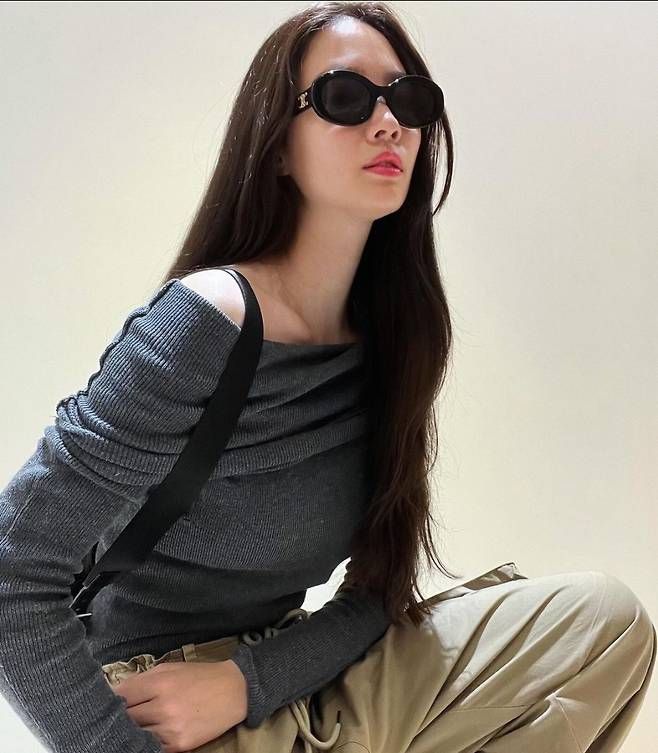 진아름은 선글라스를 활용해 고급스럽고 세련된 이미지를 완성했다. 사진=진아름 SNS