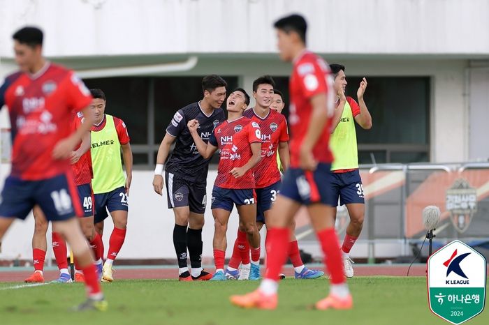 기뻐하는 이동준. 사진=한국프로축구연맹