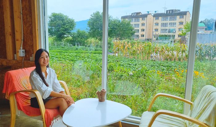 정선아 메밀라운지 사장이 인터뷰 중이다/ 사진=김혜성 여행+ 기자