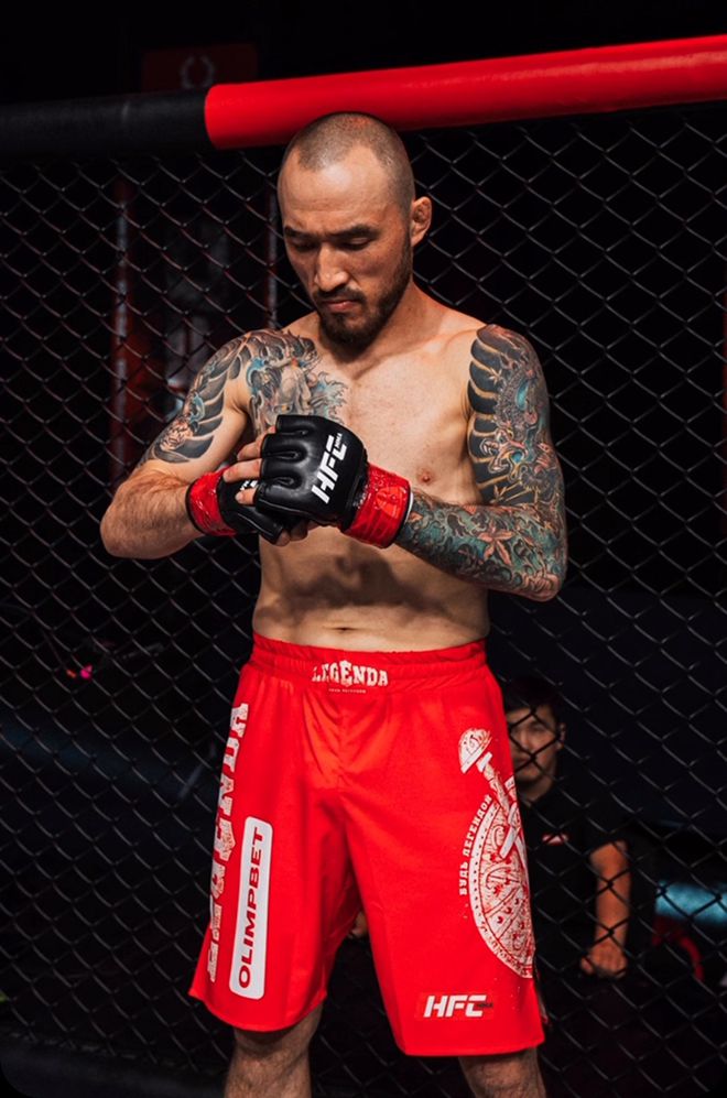 게르만 베료스킨이 유럽 9위 규모 러시아 대회 경기 시작을 기다리고 있다. 사진=Hardcore MMA