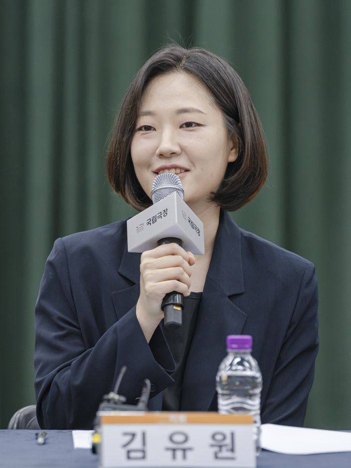 국립국악관현악단 관현악시리즈Ⅱ ‘음악 오디세이: 천하제일상’에서 국립국악관현악단의 지휘를 맡은 김유원 지휘자. 국립극장