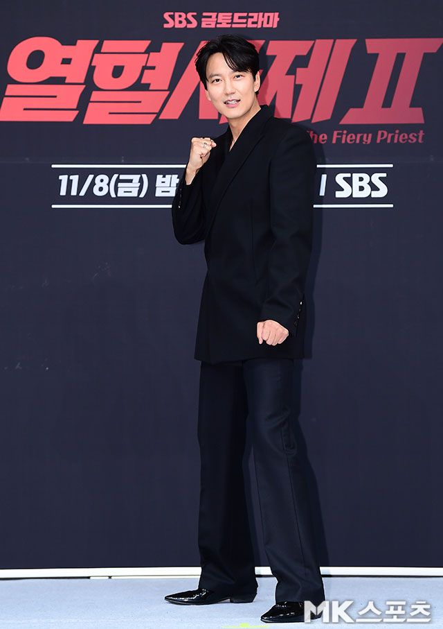 배우 김남길이 ‘열혈사제2’에서 거센 활약을 펼치며 한시도 눈을 뗄 수 없게 했다. 사진=김영구 기자