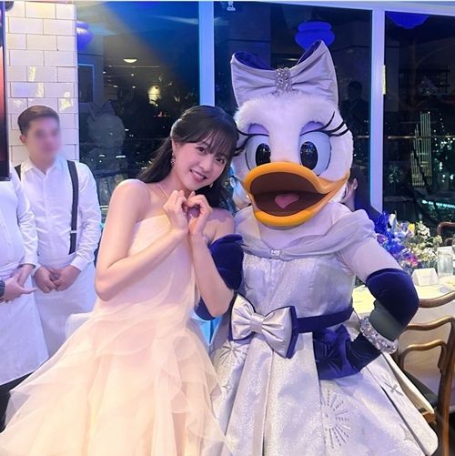 배우 박보영이 디즈니 마법 속으로 들어간 듯한 모습을 공개해 화제다. 사진=박보영 SNS