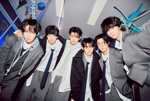 25일 오후 TWS(투어스)의 싱글 1집 ‘Last Bell’ 미디어 쇼케이스도 개최된다.