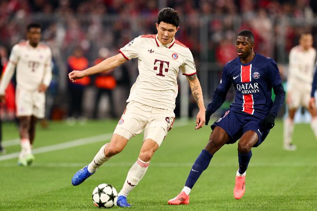 27일(한국시간) 바이에른 뮌헨의 김민재가 이강인의 파리 생제르맹을 상대로  2024-25시즌 유럽축구연맹(UEFA) 챔피언스리그 리그 페이즈 5차전서 결승골을 터뜨렸다. 챔피언스리그 데뷔골로 13년 만에 챔피언스리그에 열린 코리안더비에서 미소를 지었다. 사진=EPA=연합뉴스 제공