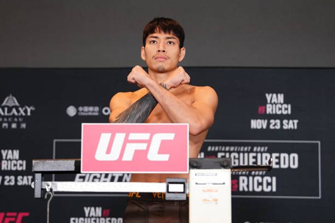 최동훈이 Road to UFC 시즌3 플라이급 결승 계체를 통과하고 있다. 사진=TKO