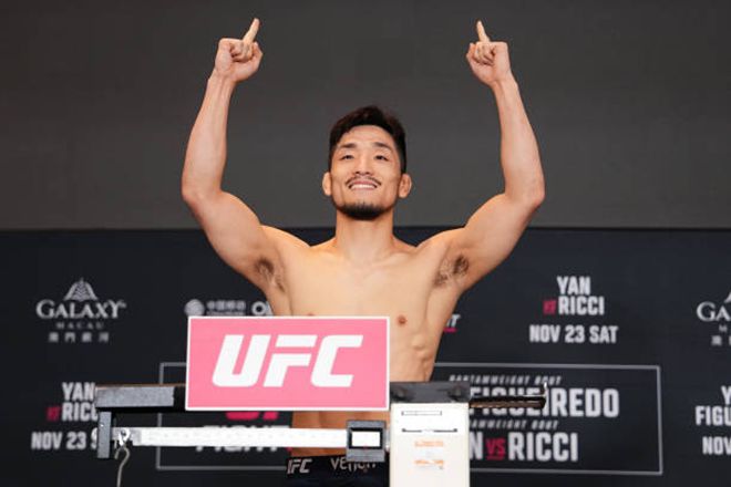 유수영이 Road to UFC 시즌3 밴텀급 결승 계체를 통과하고 있다. 사진=TKO