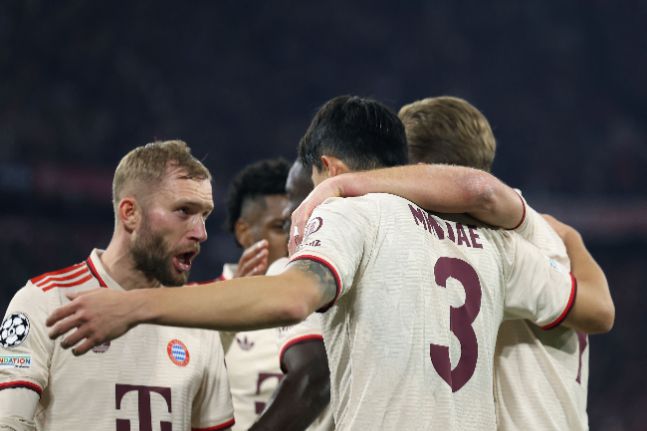 김민재가 유럽축구연맹(UEFA) 선정 2024-25시즌 리그 페이즈 5차전 이주의 팀에 올랐다. 그는 지난 27일 이강인 소속팀 파리 생제르맹을 상대로 결승골을 터뜨리는 활약을 펼친 바 있다. 사진=AFP=연합뉴스 제공