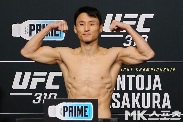 최두호가 UFC 310 계체를 통과하고 있다. 사진=김재호 특파원