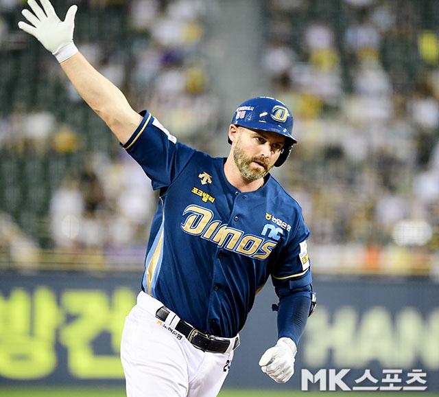 올 시즌 홈런왕에 오른 NC 데이비슨. 단 그는 아쉽게 1루수 부문 골든글러브 수상에 실패했다. 사진=김영구 기자