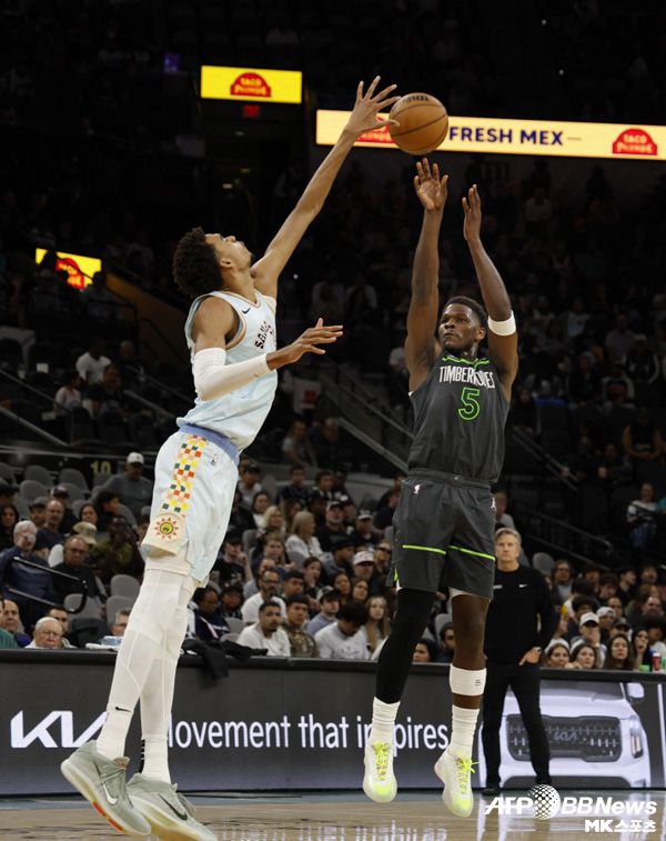 웸밴야마와 에드워즈는 이번에 크리스마스 매치 데뷔전을 치른다. 사진=ⓒAFPBBNews = News1