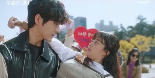 ‘수상한 그녀’ 정지소가 진영과 오해를 풀고 유니스 엔터에 복귀했지만 데뷔조 평가에서 자격 미달 판정을 받는 위기에 놓였다. 사진=수상한 그녀