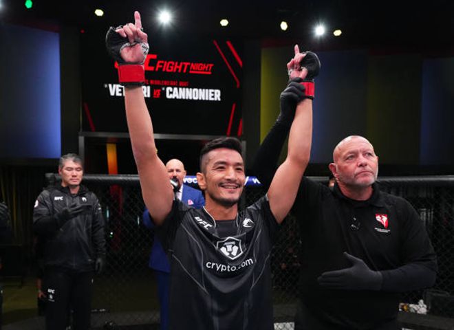 강경호가 2023년 6월 UFC 8승째를 거두며 미소 짓고 있다. 사진=TKO