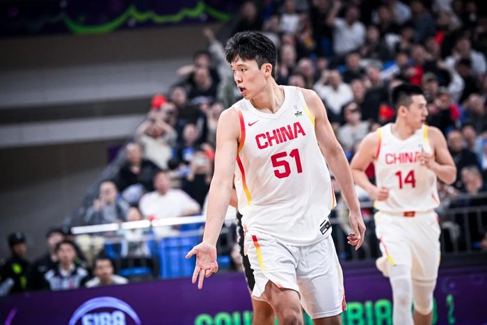 양한센은 2005년생으로 이제 20살이 된 젊은 선수다. 그러나 19살 때부터 칭다오의 주전 빅맨으로 활약했다. 216cm의 뛰어난 신체 조건에 신장 대비 스피드가 좋고 볼 핸들링, 시야, 패스, 세로 수비 등 여러 재능을 갖춘 중국 농구의 희망이다. 사진=FIBA 제공