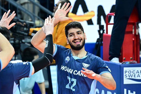 알리는 우리카드에 남고 싶다는 소감을 전했다. 사진 제공= KOVO