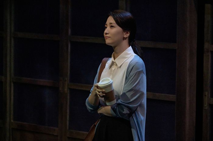 진하게 피어나는 가족의 정을 다룬 연극 ‘바닷마을 다이어리’. 라이브러리컴퍼니