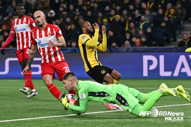 즈베즈다가 주도권을 잡고 몰아친 경기였다. 즈베즈다는 볼 점유율(58.6%-41.4%), 슈팅 수(18-8), 키 패스(14-7), 코너킥(10-4) 등의 기록에서 영 보이즈를 앞섰다. 사진=AFPBBNews=News1