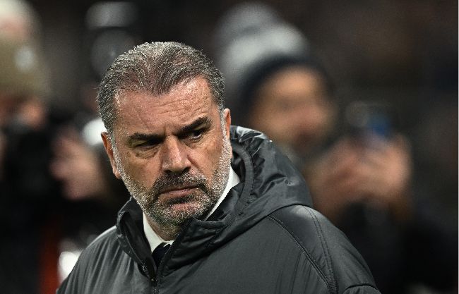 토트넘이 허무하게 결승 진출 기회를 날렸다는 비판이 이어지고 있다. 영국 ‘스카이스포츠’ 축구 해설가 제이미 레드냅은 “내 평생 이렇게 무기력하게 무너지는 팀은 처음 본다”며 “구단의 역사를 바꿀 수 있는 준결승 2차전에서 단 한 번의 유효 슈팅을 기록하지 못했다는 건 이해하기 어렵다”고 혹평했다. 레드냅과 ‘스카이스포츠’에서 활동 중인 제이미 캐러거도 “토트넘이 중요한 경기에서 이긴 적이 언제였느냐”고 되물으며 “2019년 유럽축구연맹(UEFA) 챔피언스리그(UCL) 준결승전 아약스와의 맞대결이 마지막이지 않나 싶다”고 지적했다. 이어 “잉글랜드 4부 리그 팀인 애크링턴 스탠리가 FA컵 리버풀과의 맞대결에서 보인 경기력이 토트넘보다 훨씬 좋았다”고 맹비판했다. 사진=REUTERS=연합뉴스 제공