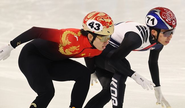 린샤오쥔(왼쪽)과 박지원(오른쪽). 사진=연합뉴스 제공