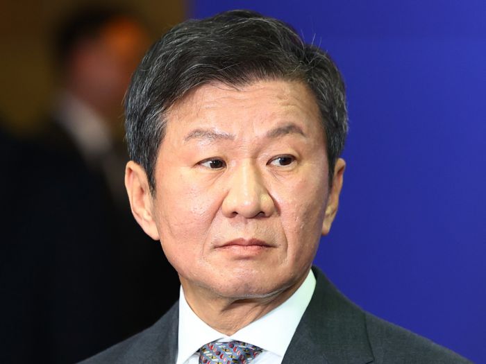 대한축구협회장 4연임에 성공한 정몽규 회장이 26일 서울 종로구 축구회관에서 열린 제55대 대한축구협회 회장 선거에서 취재진과 인터뷰하고 있다. [사진 출처=연합뉴스]