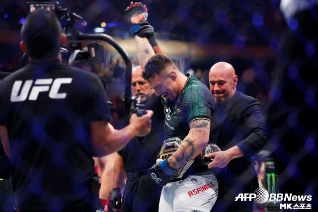 아스피날은 “현재 상황은 이렇다. 나는 UFC와 수차례 대화를 나눴고 이 경기를 원한다는 걸 강조했다. 경기가 언제 열리는지에 대해 물었고 정말 하고 싶다고 어필했다. 그 누구보다 이 경기를 원한다”고 이야기했다. 사진=AFPBBNews=News1