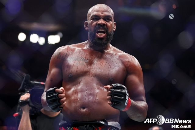 UFC의 리빙 레전드 존 존스는 결국 겁쟁이가 된 것일까. 사진=AFPBBNews=News1