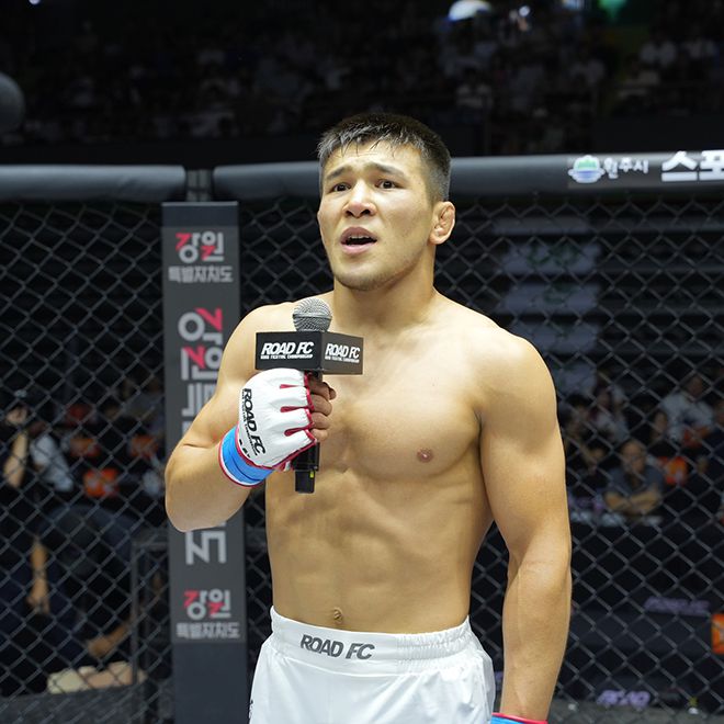 이리스켈디 두이셰예프가 2024년 8월 강원특별자치도 원주종합체육관 제2회 로드FC 글로벌 토너먼트 63㎏ 8강전 승리 소감을 말하고 있다. 사진=세계격투스포츠협회