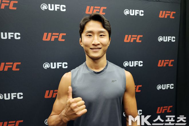 이정영이 2024년 7월 미국 네바다주 엔터프라이즈 UFC on ESPN 60 MK스포츠 사전 취재에 응하고 있다. 사진=김재호 특파원