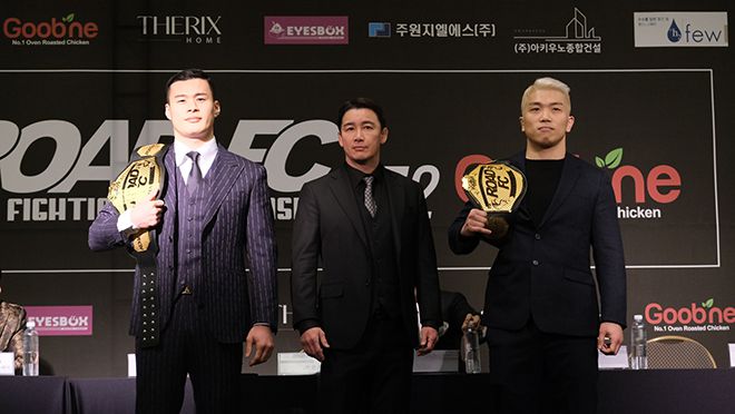 왼쪽부터 제8대 로드FC 미들급 챔피언 황인수, 정문홍 대한MMA총협회장, 로드FC 미들급 잠정 챔피언 임동환. 사진=세계격투스포츠협회
