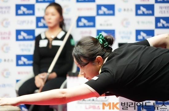 김민아는 지난 8차전에 이어 이번 왕중왕전서도 김가영에 막혀 연속 준우승에 머물렀다. 김민아는 김가영과의 결승전서 벽이 느껴졌다고 했고, 비시즌 동안 부족한 경기운영 능력을 키우는게 목표라고 했다.