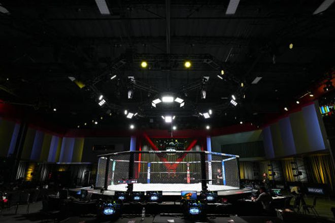 2025년 1월 UFC on ESPN+ 107 대회 당일 시작 전 미국 네바다주 엔터프라이즈 APEX 내부에 설치된 UFC 경기장 옥타곤 주변 모습. 사진=TKO