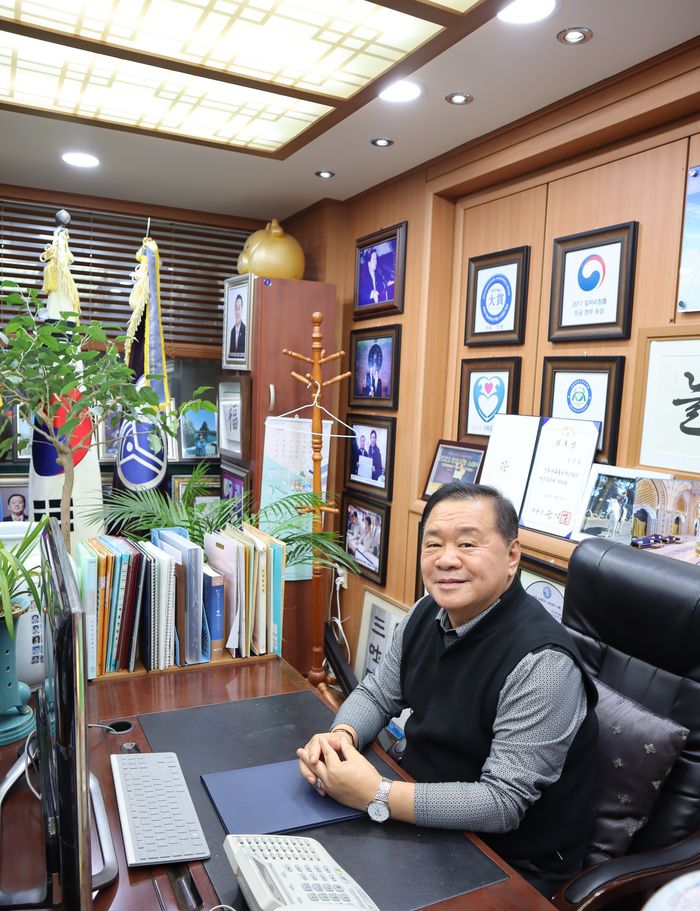 김두일 두리잡그룹 대표 이사. [사진 = 두리잡그룹 제공]