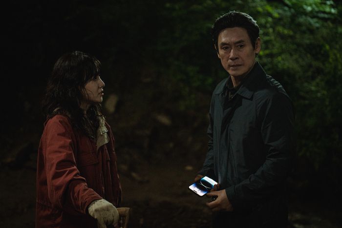 ‘하이퍼나이프’ 박은빈과 설경구. 사진ㅣ월트디즈니컴퍼니 코리아