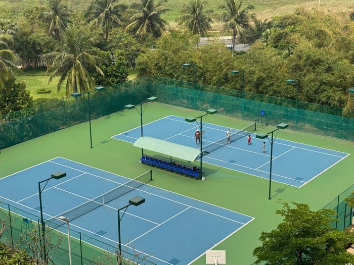 레지던스 동에서 내려다 본 하얏트 리젠시 빌라 테니스 코트 / 사진=홍지연 여행+ 기자