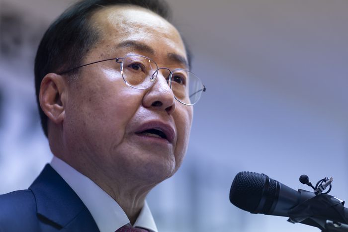 홍준표 전 대구시장이 14일 서울 여의도 대하빌딩에 마련된 선거사무소에서 제21대 대통령 선거 출마를 선언하고 있다. [사진 = 연합뉴스]