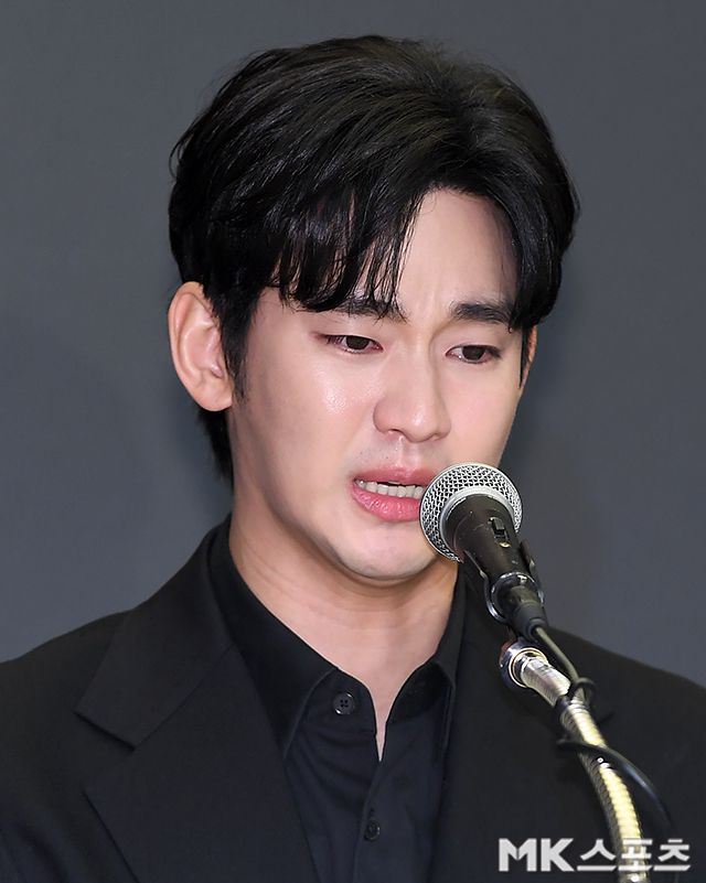 배우 김수현 측이 고(故) 김새론 유족과 김세의 가로세로연구소 대표 등을 상대로 제기한 손해배상 청구 소송과 관련해, 재판 진행에 필요한 비용을 기한 내 납부하지 않았다는 주장에 “사실이 아니다”고 반박했다. / 사진 = 천정환 기자