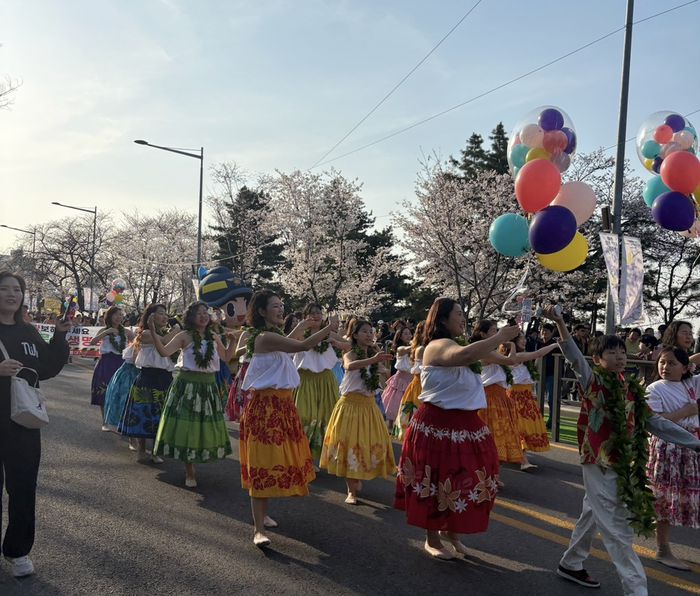 거리 퍼레이드  / 사진= 문서연 여행+ 기자