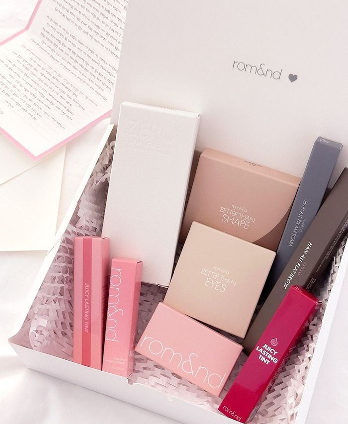 롬앤이 3월 3349개 한정 판매한 ‘졸업 박스’ [롬앤 인스타그램]