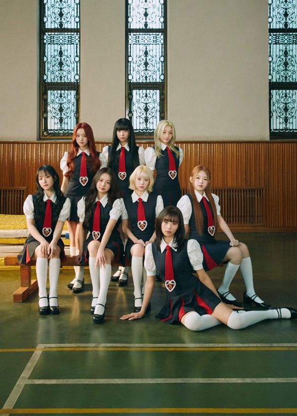 그룹 유니스(UNIS)가 글로벌 인기몰이에 힘찬 시동을 걸었다.