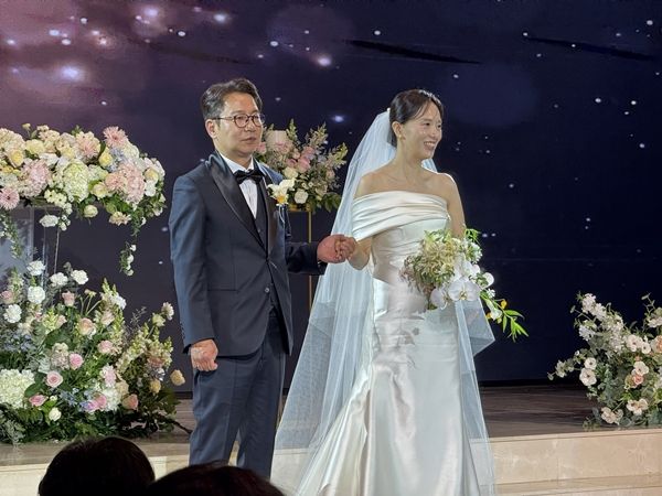 20일 ‘조선의 사랑꾼’에서 결혼에 골인한 9번째 부부 심현섭♥정영림이 화촉을 밝혔다. / 사진=‘조선의 사랑꾼’