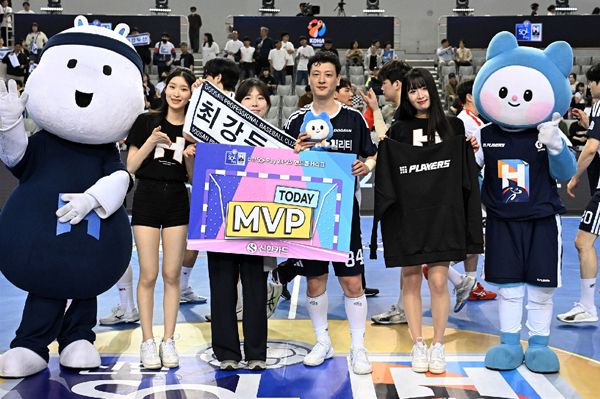 사진 경기 MVP 두산 강전구, 사진 제공=한국핸드볼연맹