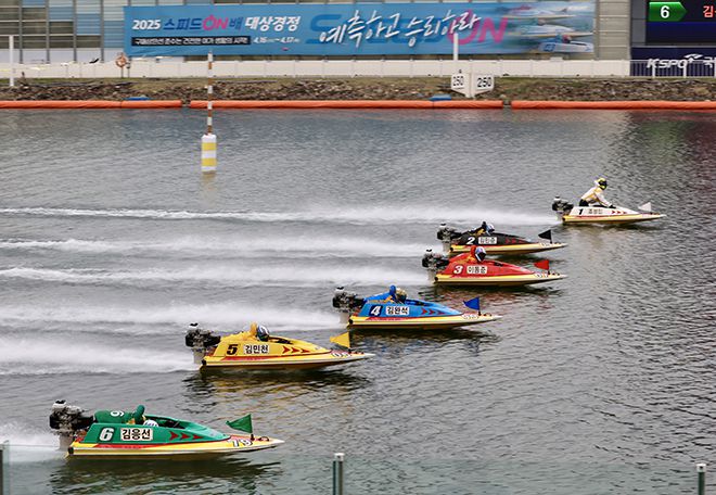 우승을 차지한 1코스 조성인은 출발부터 확실하게 경기를 주도해 나갔다. 사진=서울올림픽기념국민체육진흥공단 경륜경정총괄본부 제공