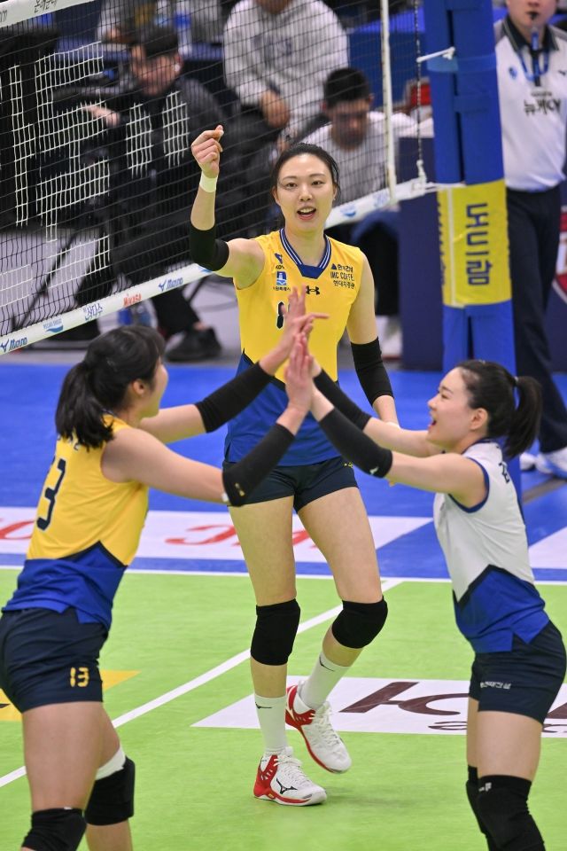 현대건설은 “팀의 상징과도 같은 양효진과의 재계약은 배구 명가로서의 정체성과 전통을 이어가기 위한 결정”이라며 “또 한 번 팬들의 사랑과 응원에 보답하는 시즌을 만들어 가겠다”고 전했다. 사진=현대건설 제공