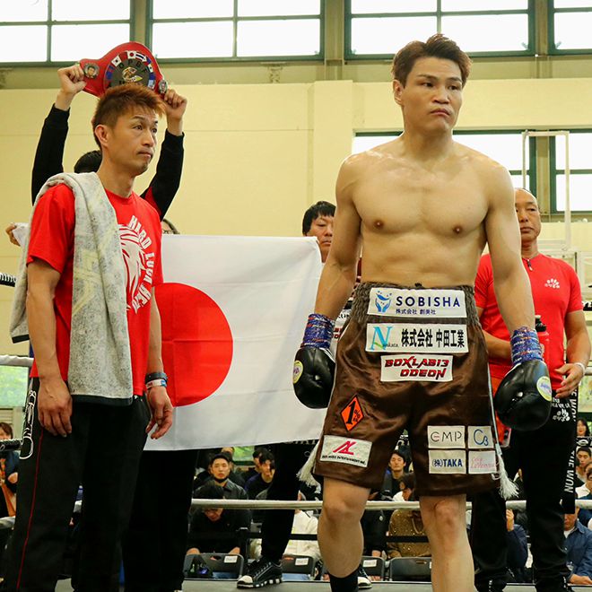 노나카 유키가 2025년 4월 서울특별시 관악구민종합체육센터에서 동양태평양복싱연맹 및 세계복싱기구 아시아태평양 슈퍼미들급 통합타이틀매치 출전 선수로 소개되고 있다. 사진=KBM 사단법인 한국복싱커미션