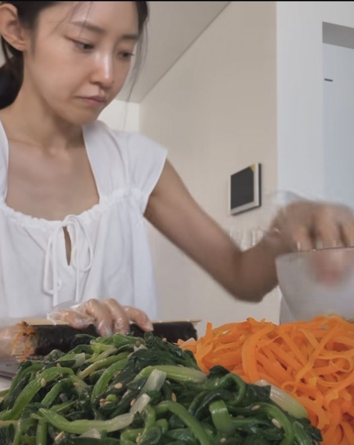 서하얀이 평범한 듯 특별한 4월의 일상을 공유했다. 사진=서하얀 sns