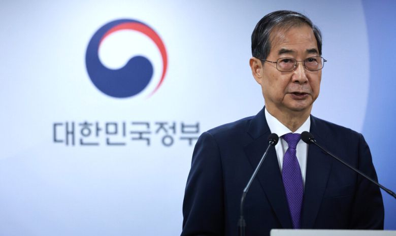 한덕수 대통령 권한대행 국무총리가 1일 서울 종로구 정부서울청사에서 대국민담화를 하고 있다.  대통령실사진기자단
