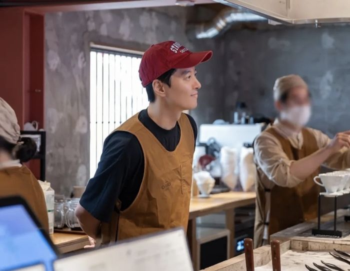 이동건은 지난 13일 제주 애월읍에 자신만의 카페를 오픈했다.사진=이동건 SNS