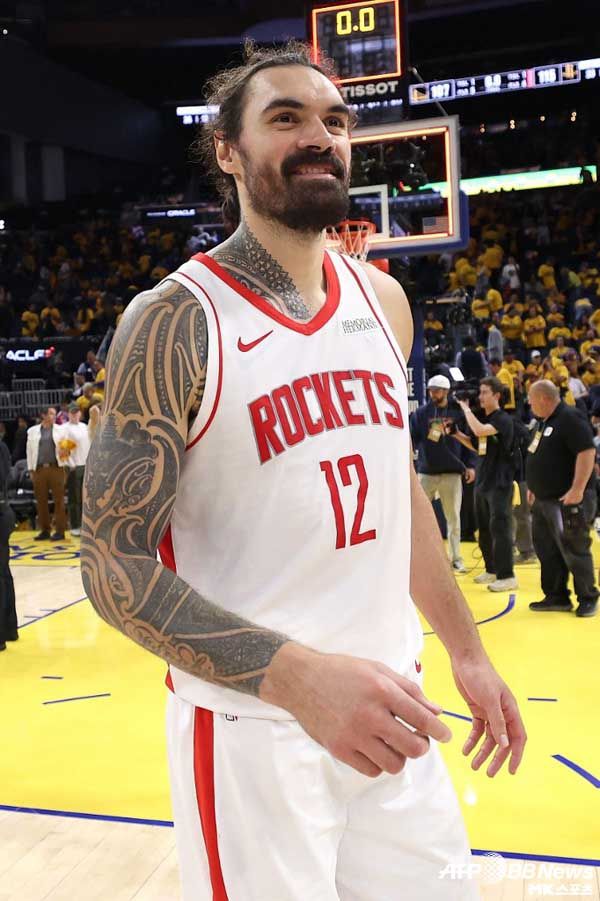 애덤스는 골밑에서 존재감을 드러냈다. 사진(美 샌프란시스코)=ⓒAFPBBNews = News1