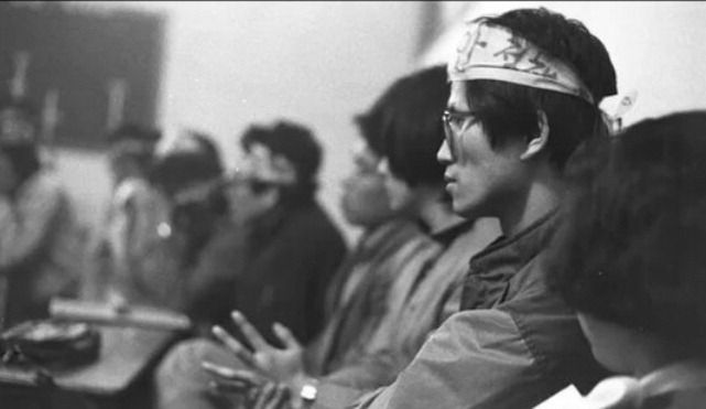 노동운동가 시절 시위에 참여한 김문수 후보.
 김문수 후보 캠프